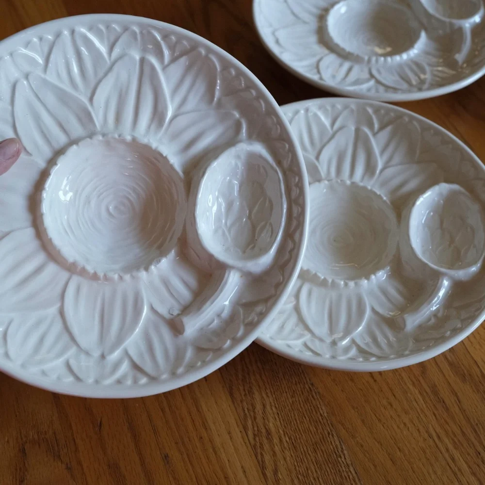Sur La Table Vintage set of 8 Made in Portugal Artichoke plates